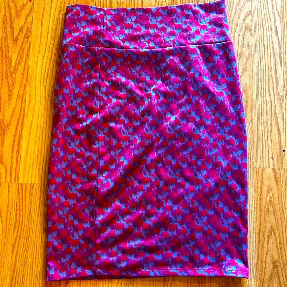 LuLaRoe pink pattern skirt sz M